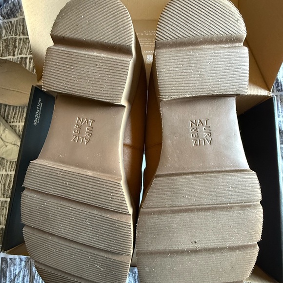 Naturalizer Cabaret Loafers - Picture 5 of 9